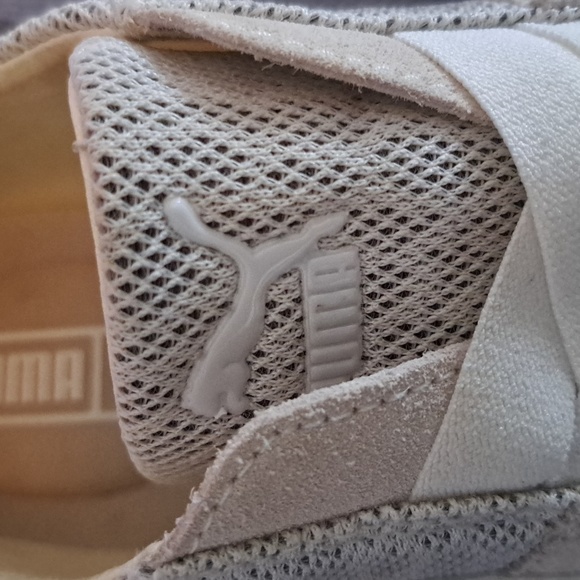 Women's Puma Sneakers - Picture 5 of 6